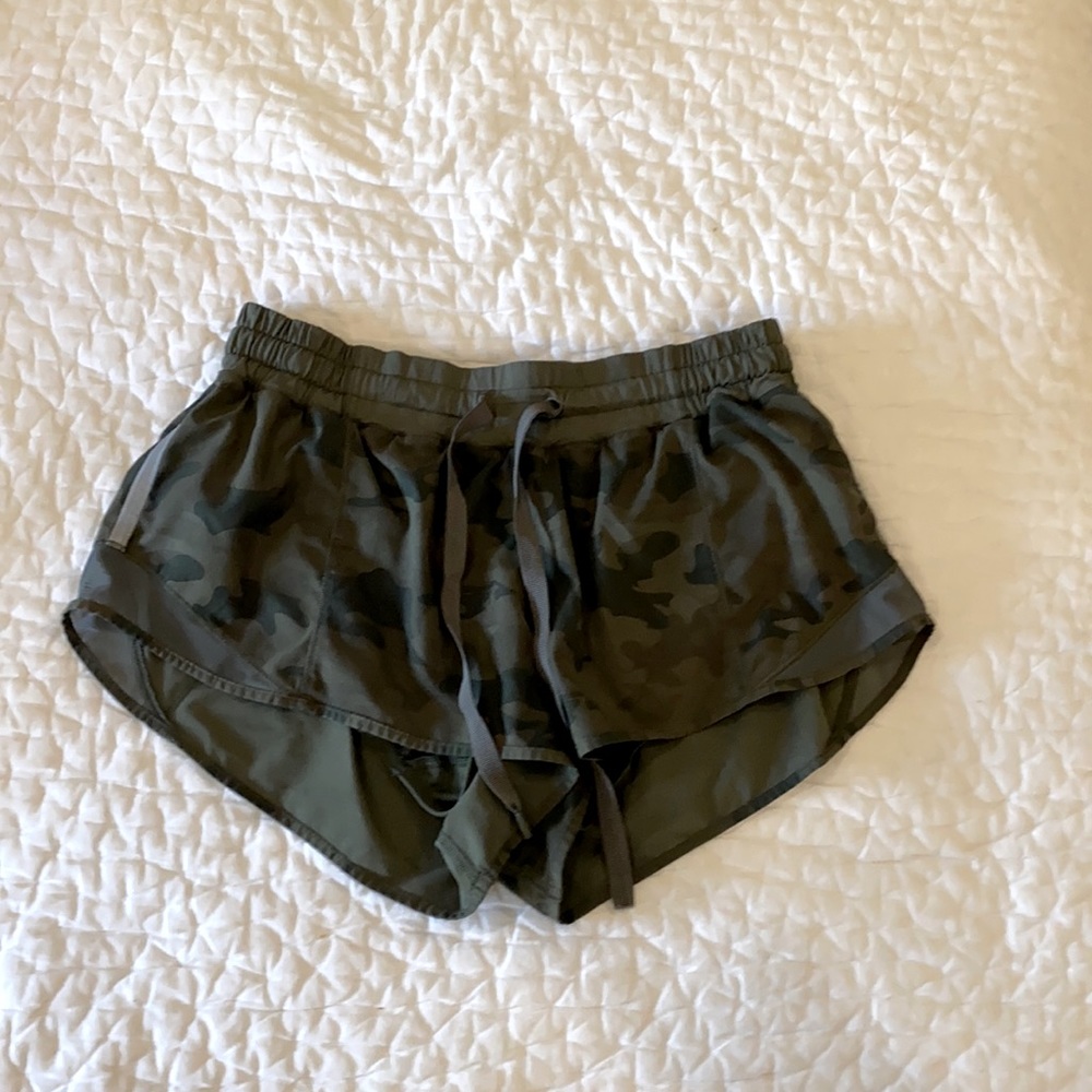 Lulu lemon hottie hot camo shorts